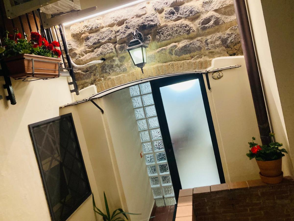 Lavica Di Mezzo Apartments Catania Esterno foto